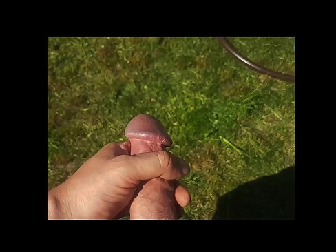 ❤️ Hottie mendapatkan vagina merah mudanya kacau dan mani dengan menyemprotkan di taman musim panas ❤ Porno pada kami
